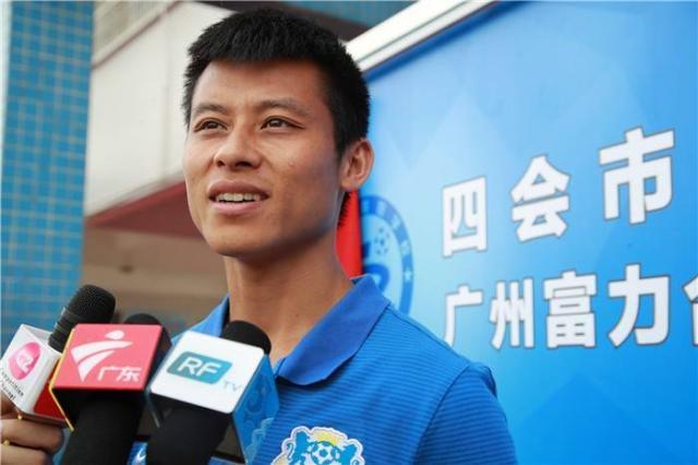 官方网站-广州城官方：陈志钊热身赛中手掌骨折 将休息3-4周